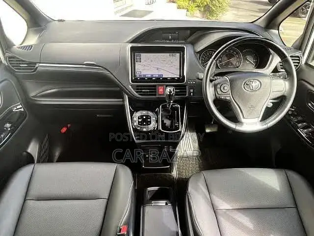Toyota Noah 2018 Pearl