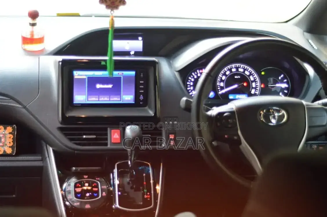 Toyota Noah 2018 Pearl
