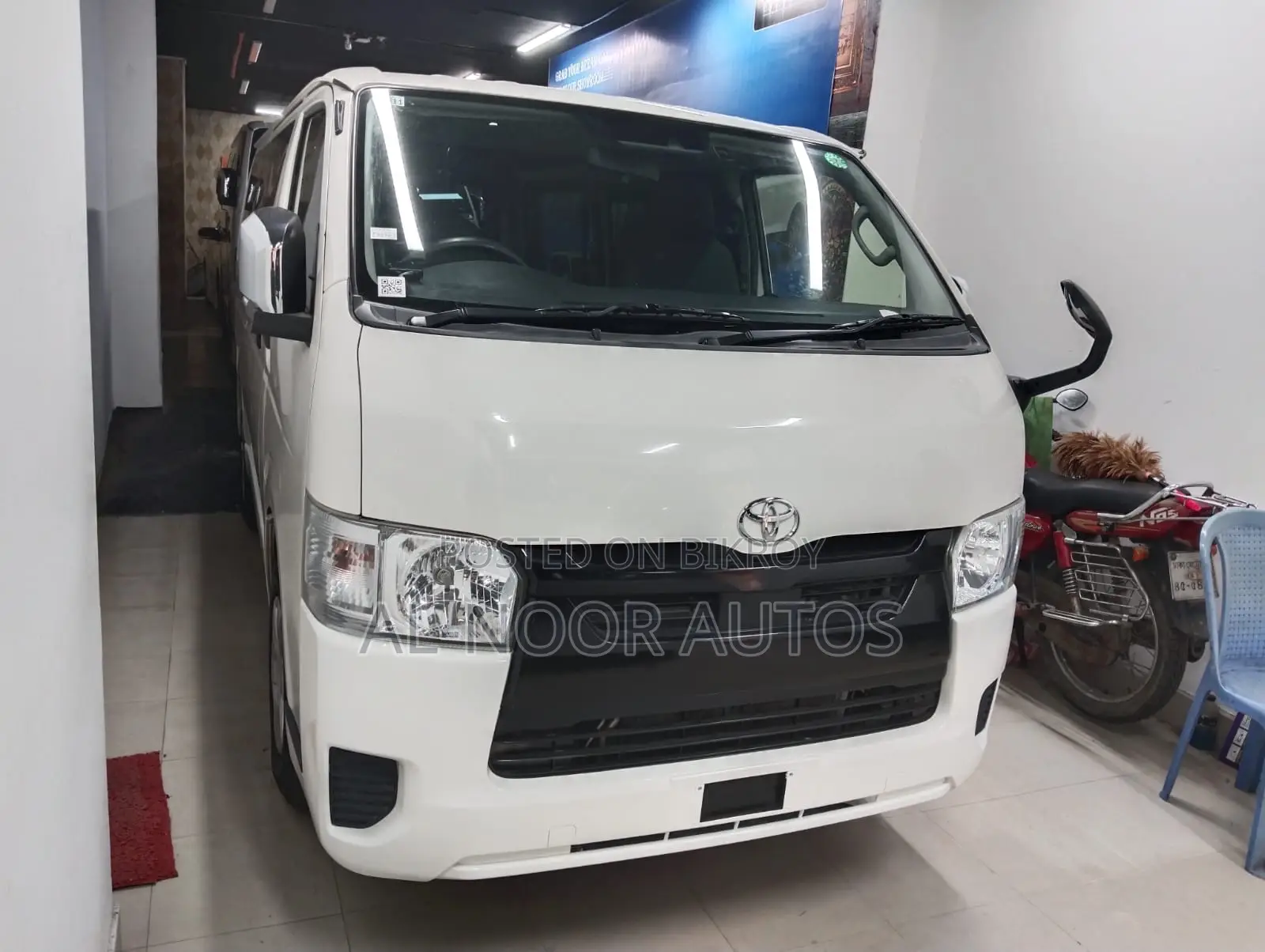 Toyota HiAce 2021 White