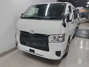 Toyota HiAce 2021 White
