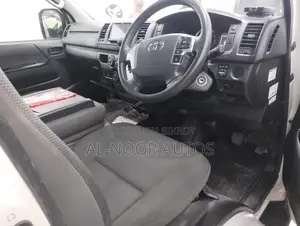 Toyota HiAce 2021 White