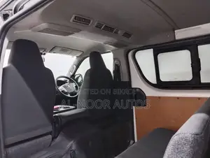 Toyota HiAce 2021 White