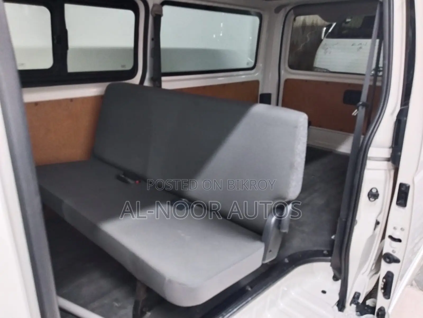 Toyota HiAce 2021 White