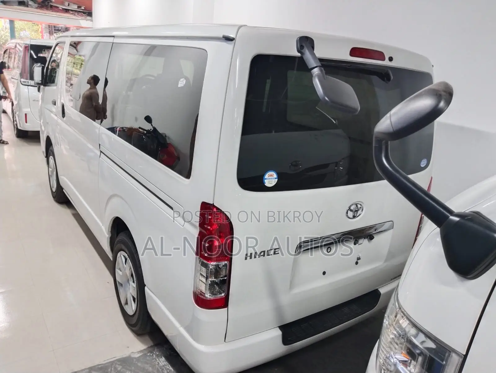 Toyota HiAce 2021 White