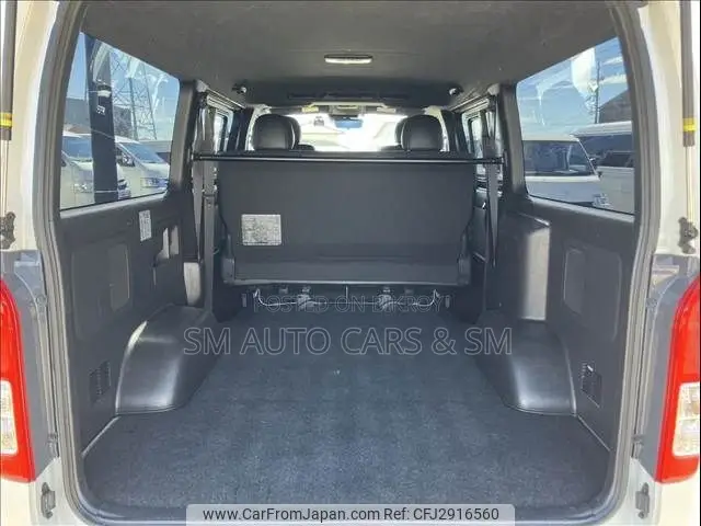 Toyota HiAce 2021 Pearl