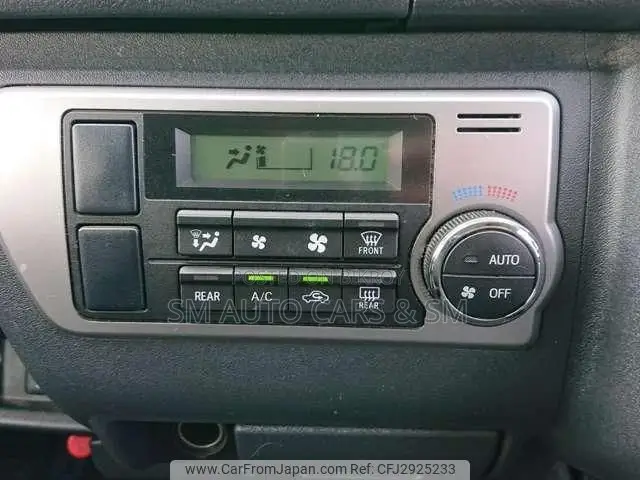 Toyota HiAce 2021 Pearl