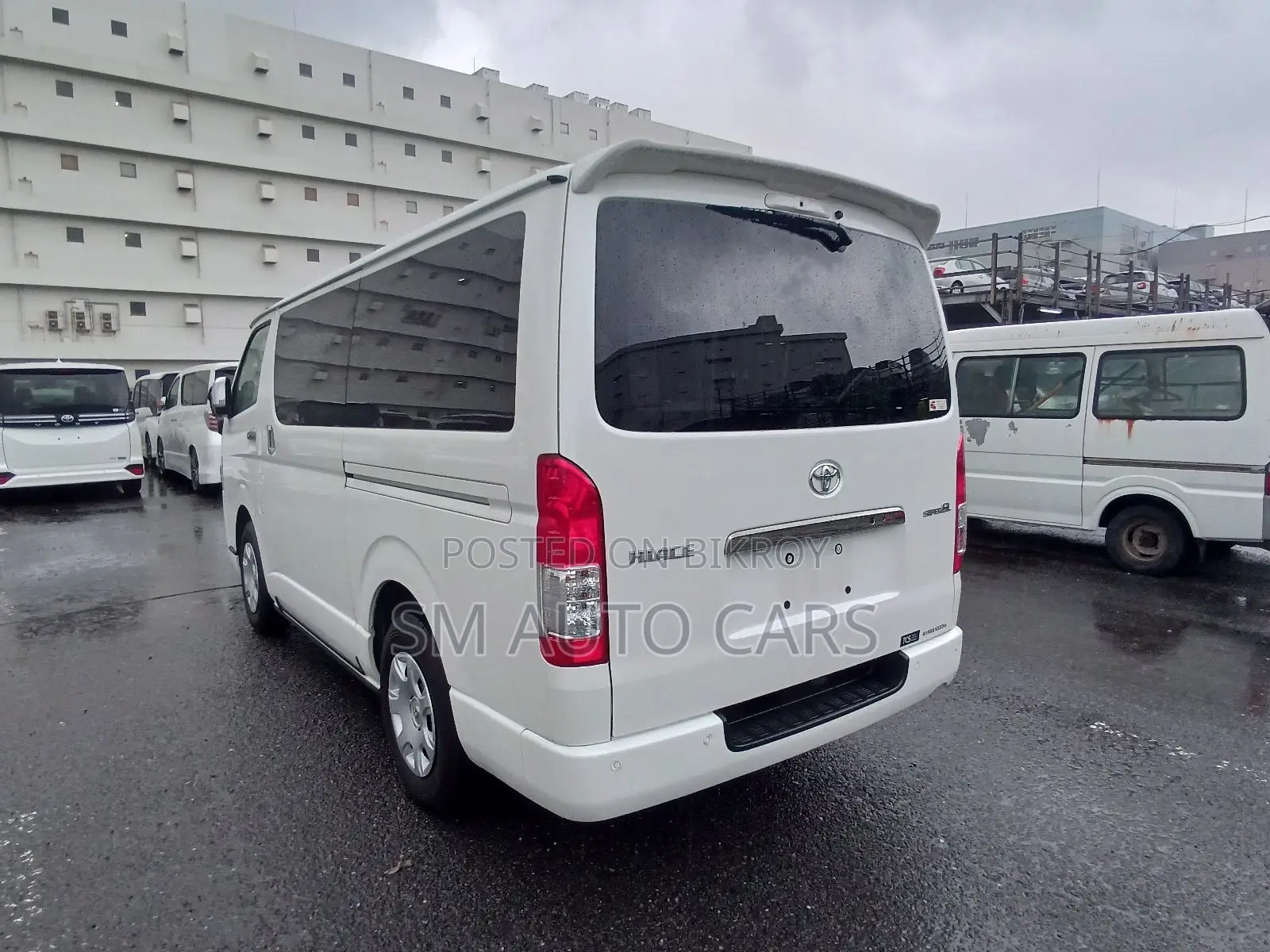 Toyota HiAce 2022 Pearl
