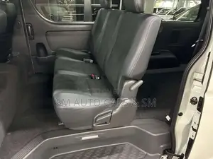 Toyota HiAce 2022 Pearl