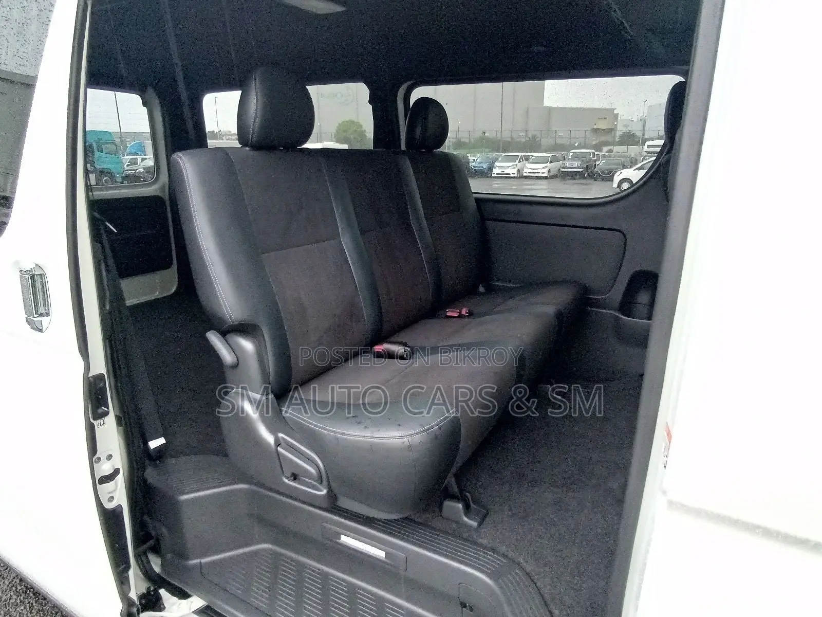 Toyota HiAce 2022 Pearl