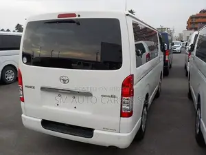 Toyota HiAce 2020 White