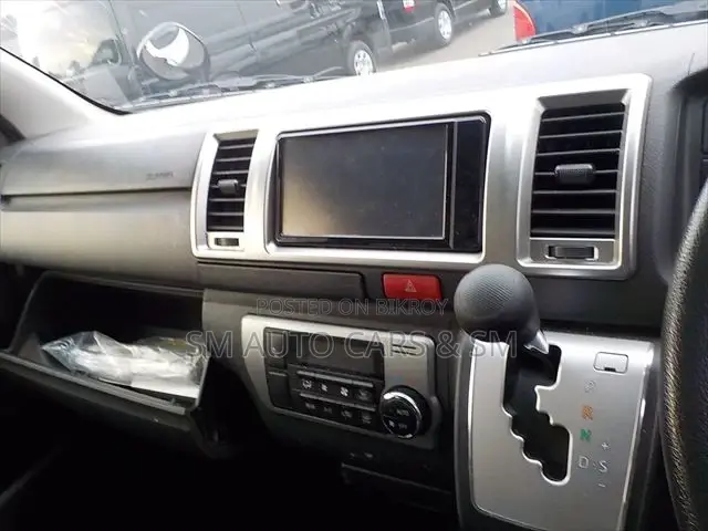 Toyota HiAce 2020 White