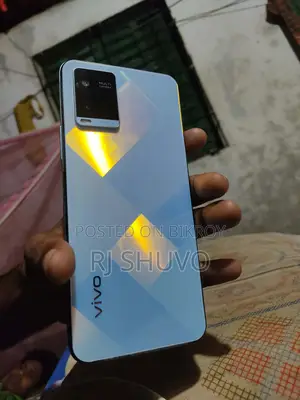 Vivo Y21 64 GB White