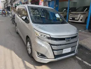 Toyota Noah 2021 Silver