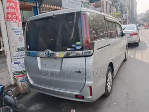 Toyota Noah 2021 Silver