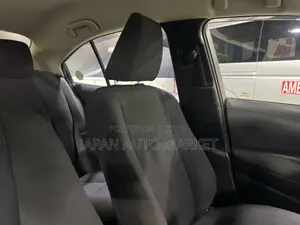 টয়োটা করোলা ২০২০ সিলভার