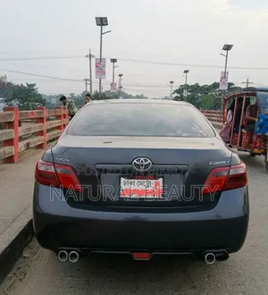 Toyota Camry SE 4-door Sedan (2.4L 4-cylinder 5-speed Automatic) 2006 Gray