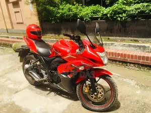 সুজুকি জিক্সার এসএফ ২০১৭ রেড
