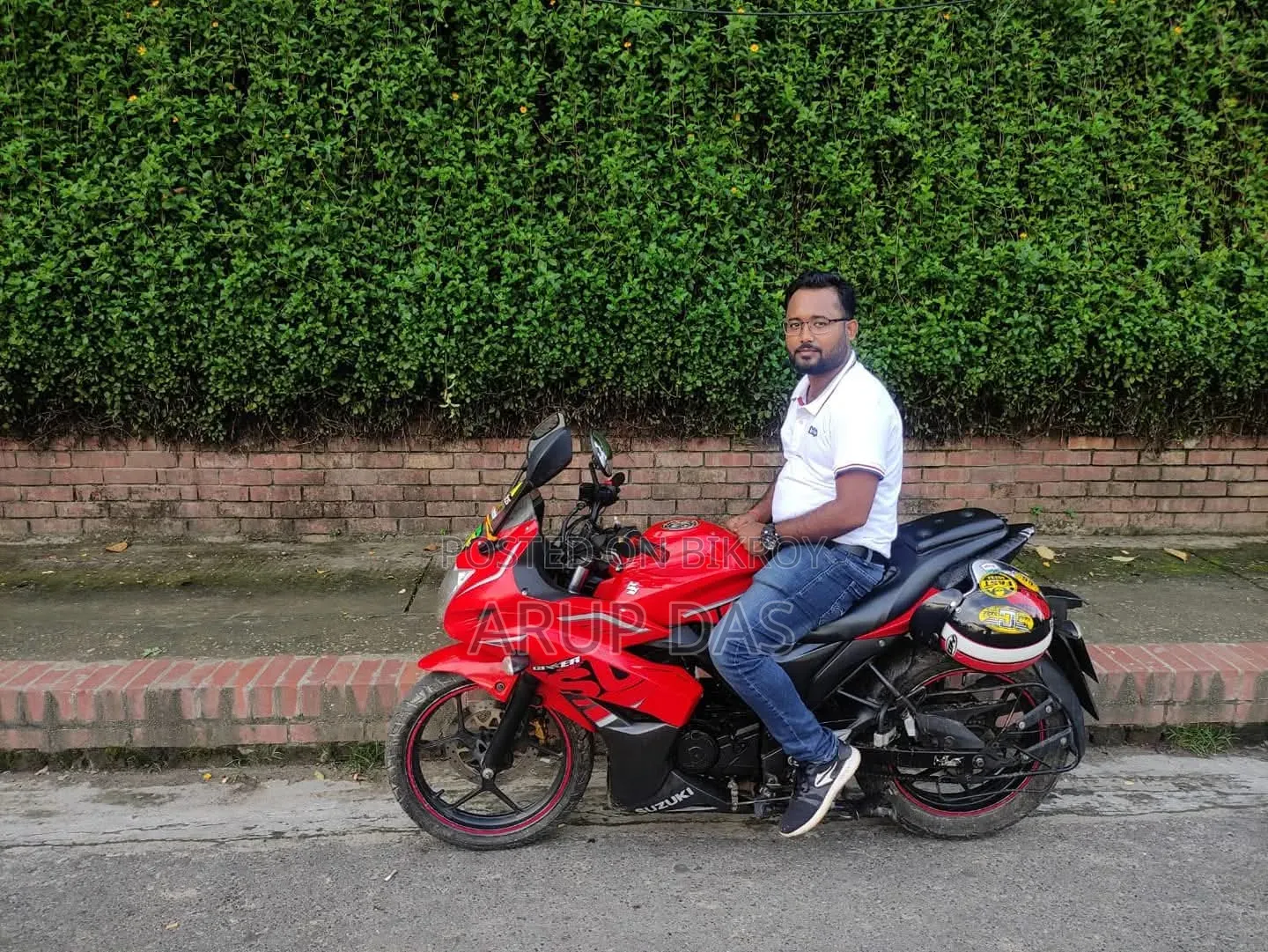 সুজুকি জিক্সার এসএফ ২০১৭ রেড