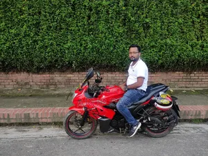 সুজুকি জিক্সার এসএফ ২০১৭ রেড