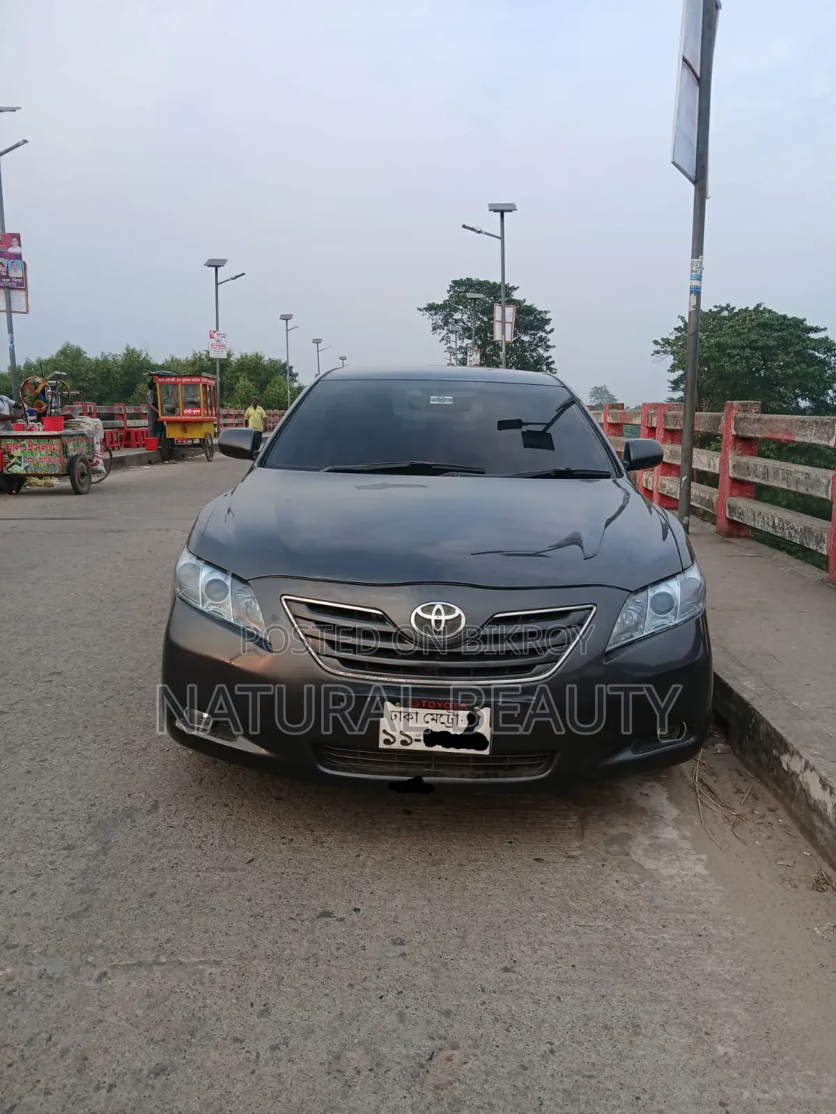 Toyota Camry SE 4-door Sedan (2.4L 4-cylinder 5-speed Automatic) 2006 Gray