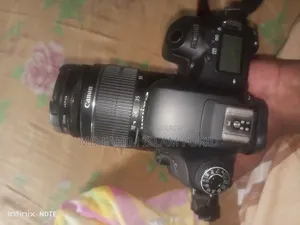 Canon 8000d