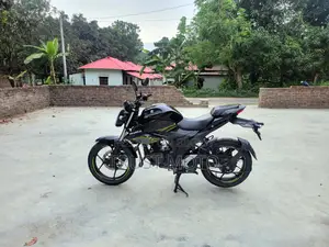 সুজুকি ২০২৩ ব্ল্যাক