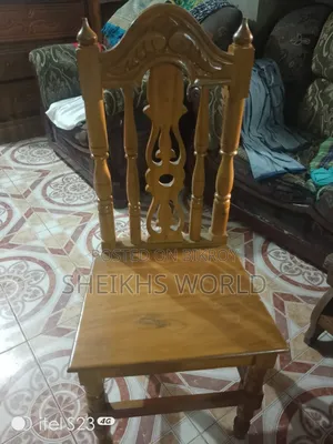 আকাশি কাটের একটি টেবিল ও চারটি চেয়ার, একটি নামাজের চকি বিক্রি হবে