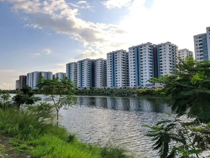 লেক ভিউ, 60' রোড মেট্রো স্টেশন এর কাছে প্লট বিক্রি