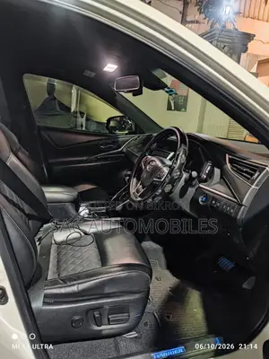 Toyota Harrier 2.0 2019 Pearl