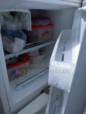 This running fridge will be sold. No problems. Everything is okay.