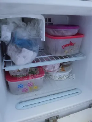This running fridge will be sold. No problems. Everything is okay.