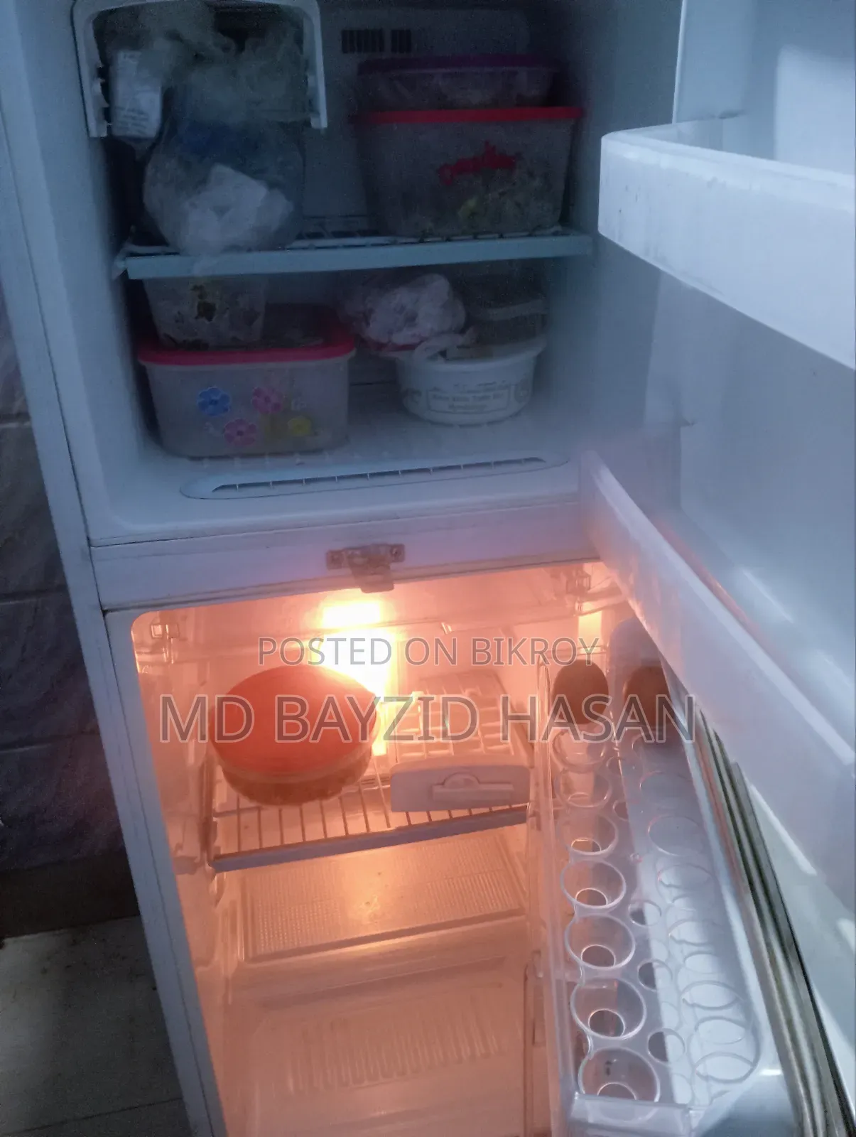 This running fridge will be sold. No problems. Everything is okay.