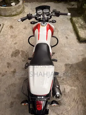 Bajaj V15 2018 White