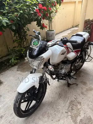 Bajaj V15 2018 White