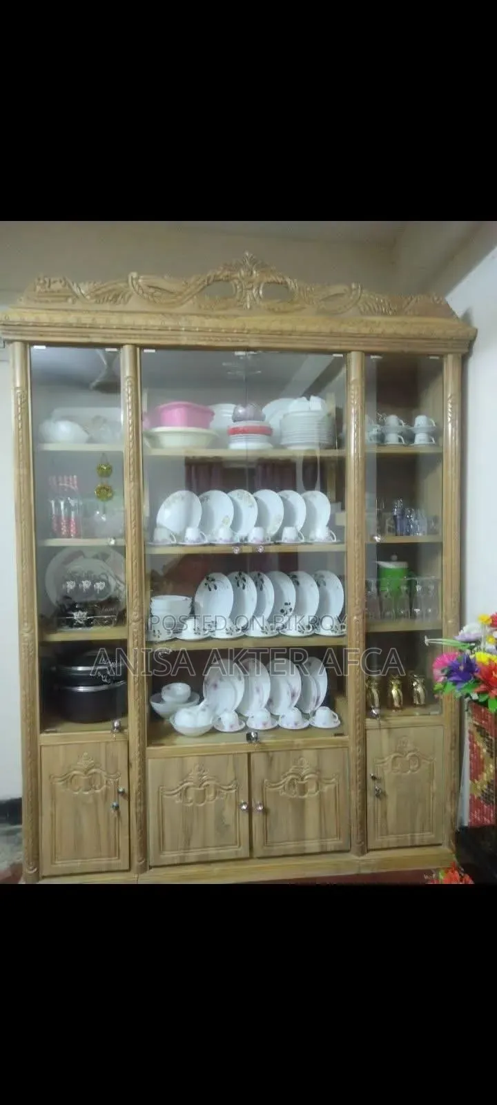 সেগুন কাঠের শোকেস