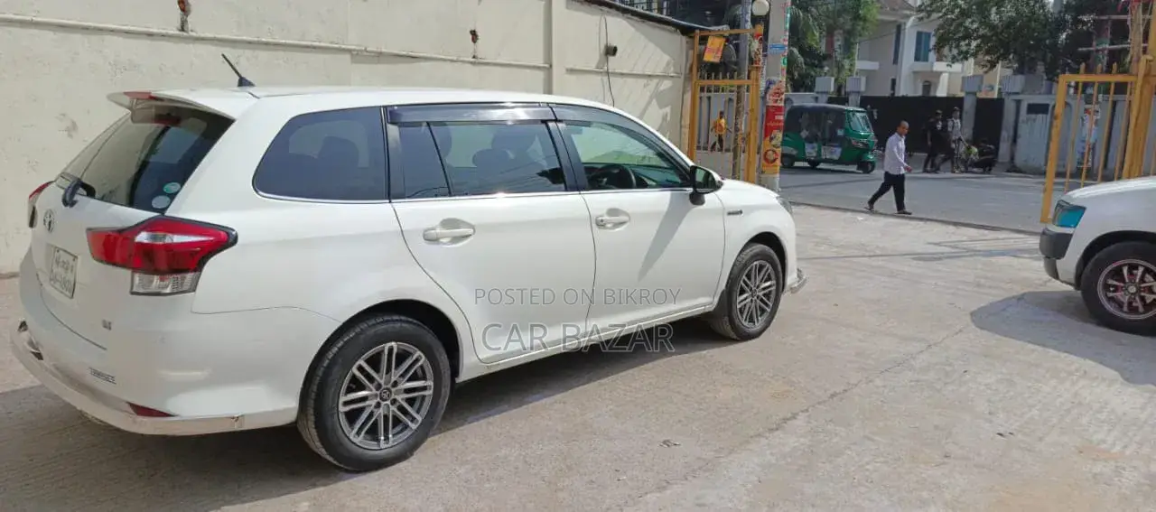 Toyota Corolla Fielder 2016 Pearl