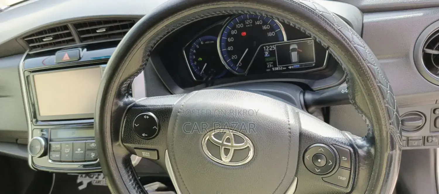Toyota Corolla Fielder 2016 Pearl