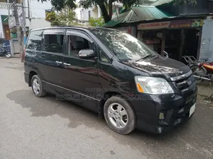 Toyota Noah 2004 Black