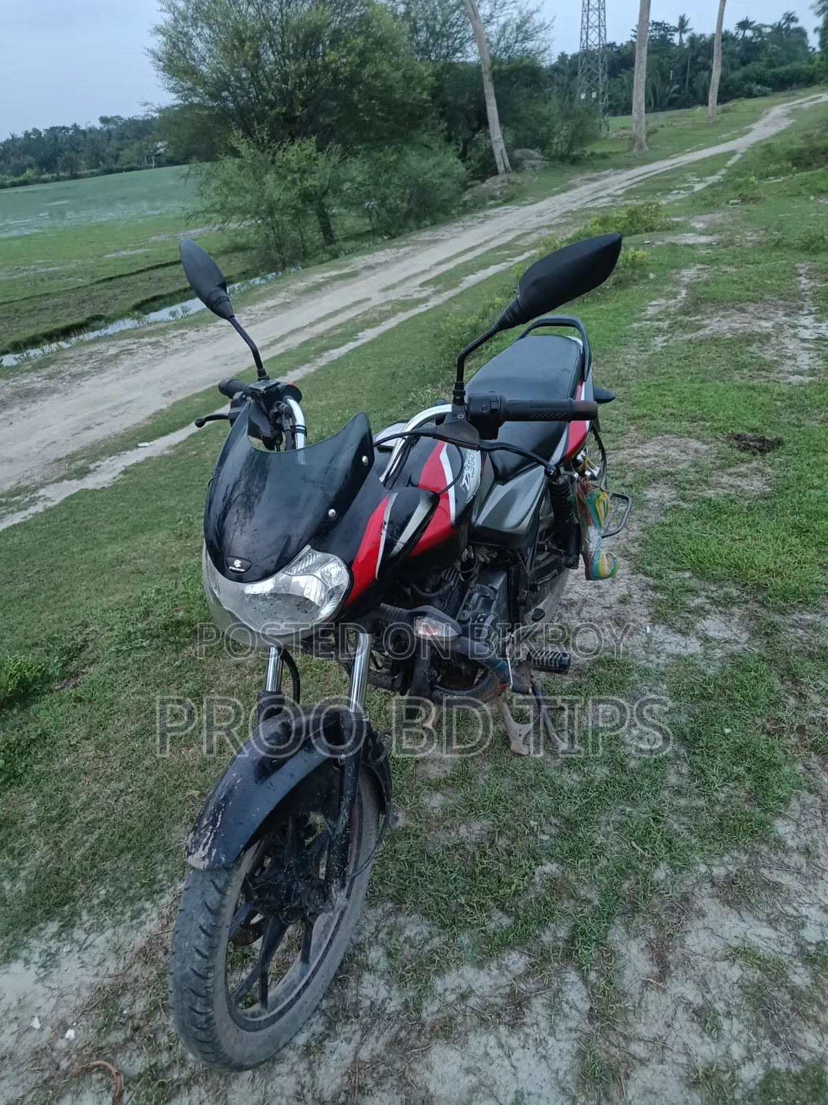 বাজাজ ডিসকভার ১২৫ ২০১৯ রেড