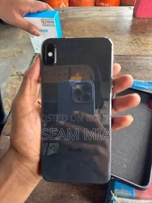New Apple iPhone XS Max 64 GB Black