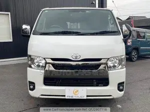 Toyota HiAce 2021 White