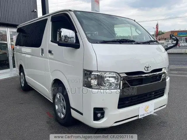 Toyota HiAce 2021 White
