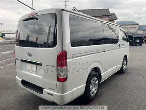 Toyota HiAce 2021 White