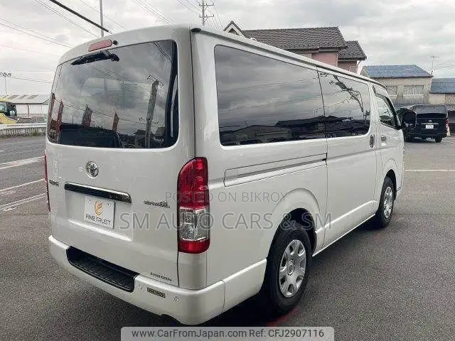 Toyota HiAce 2021 White
