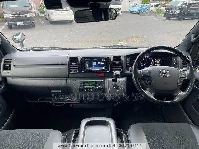 Toyota HiAce 2021 White