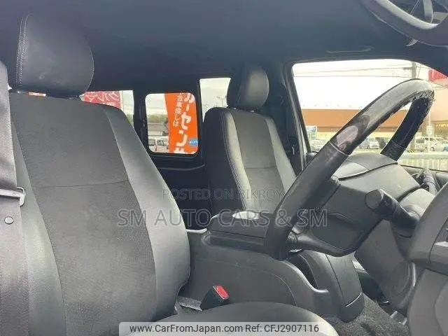 Toyota HiAce 2021 White