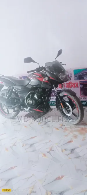 Bajaj Avenger 150 Street 2023 Red