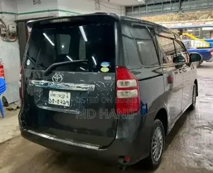টয়োটা নোয়া ২০০৯ গ্রে