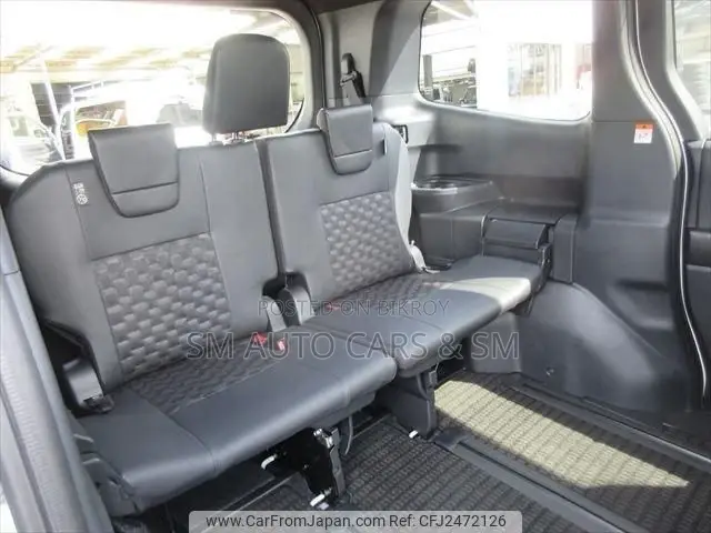 New Toyota Voxy 2025 Pearl