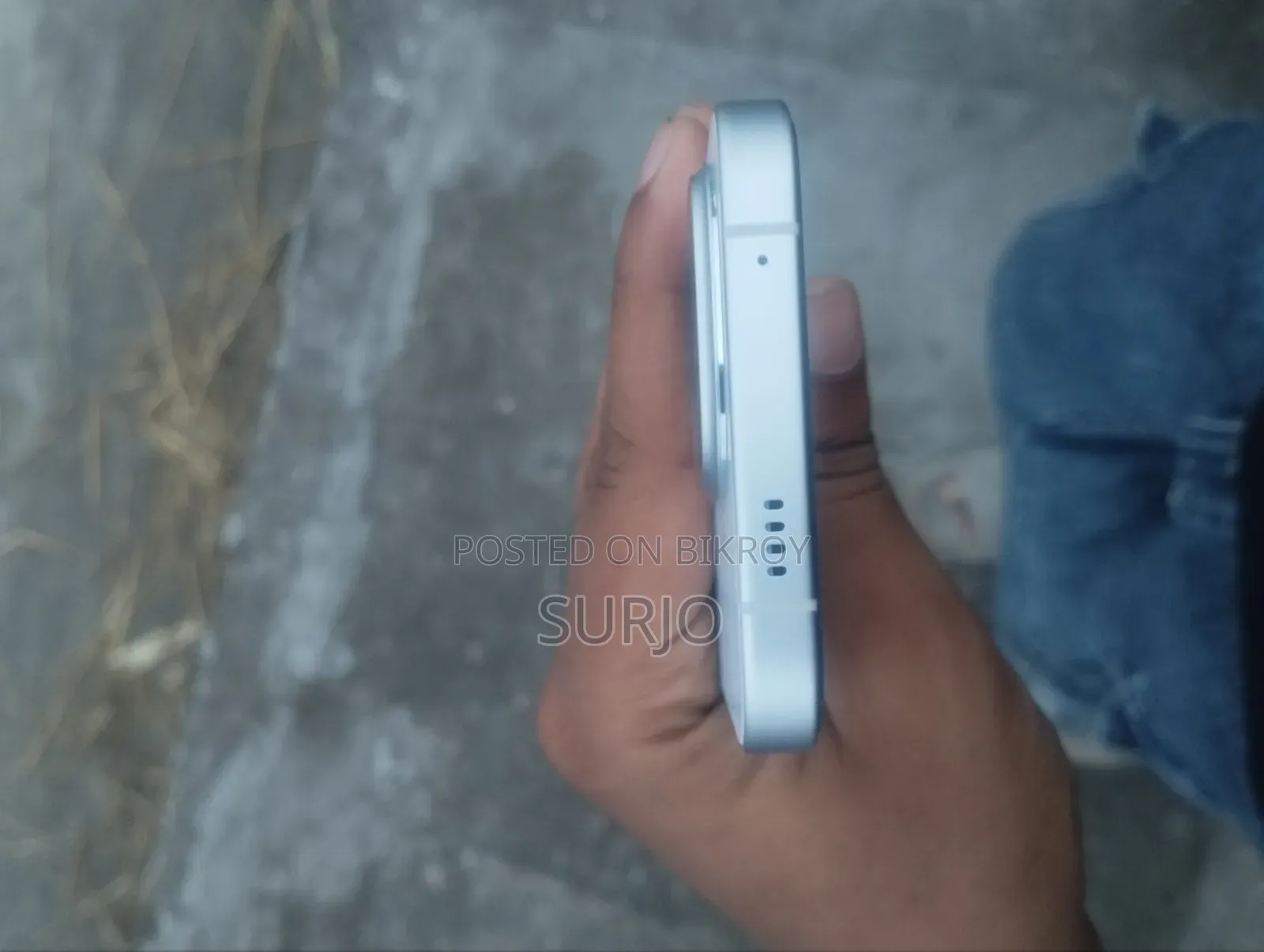 iQOO 256 GB White